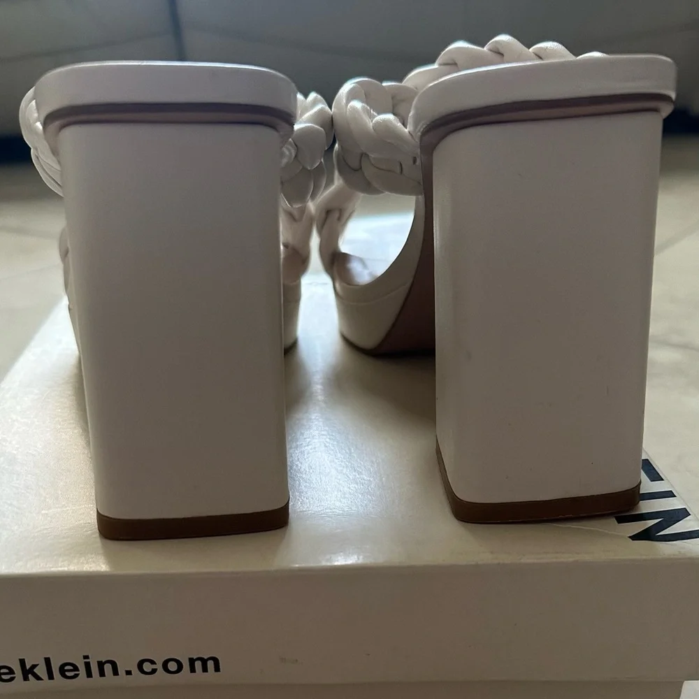 Anne Klein - Picture 2 of 4